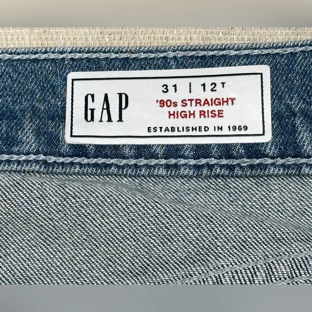 GAP 90s Straight High Rise Jeans Women 31/12 Tall Light Wash Vintage Style